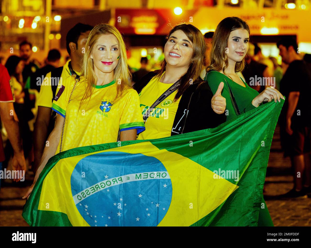Brasiliano, sudcoreano tifosi di calcio in qatar 2022 Coppa del mondo 05-12-2022-Doha Qatar Foto Stock
