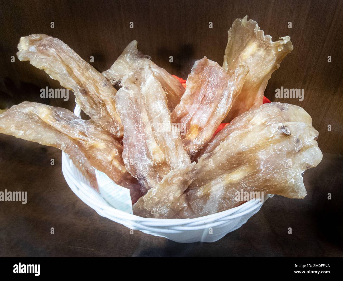 Maw di pesce di qualità superiore creduto per essere ricco in collagene e ingrediente pregiato nella cucina cinese Foto Stock