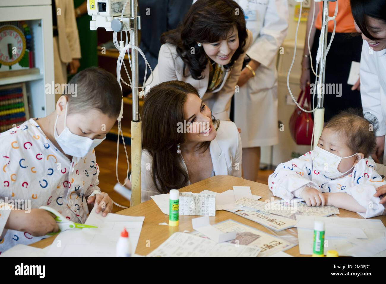 Crown Princess Mary Visita il Centro medico Samsung di Seoul, 11-05-2012. FOTOGRAFO KLAVS BO CHRISTENSEN / POLFOTO Foto Stock