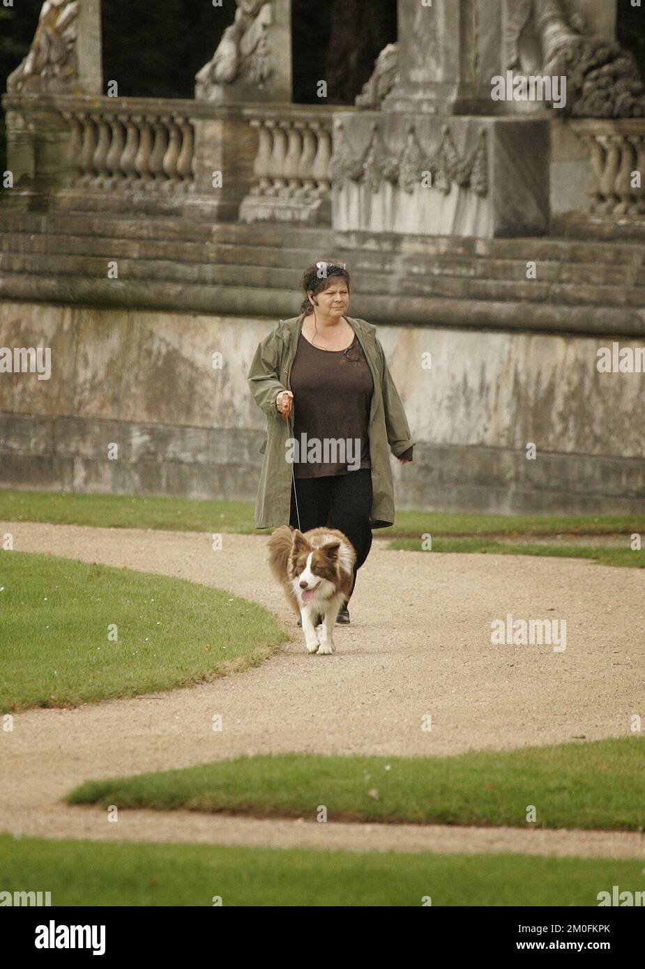 Tina Jorgensen morì lunedì, 53 anni. Nella figura. Sta camminando il cane Ziggy della principessa ereditaria Mary a Fredensborg. FOTOGRAFO LARS E. ANDREASEN / POLFOTO (file Foto 21-09-2005) Foto Stock