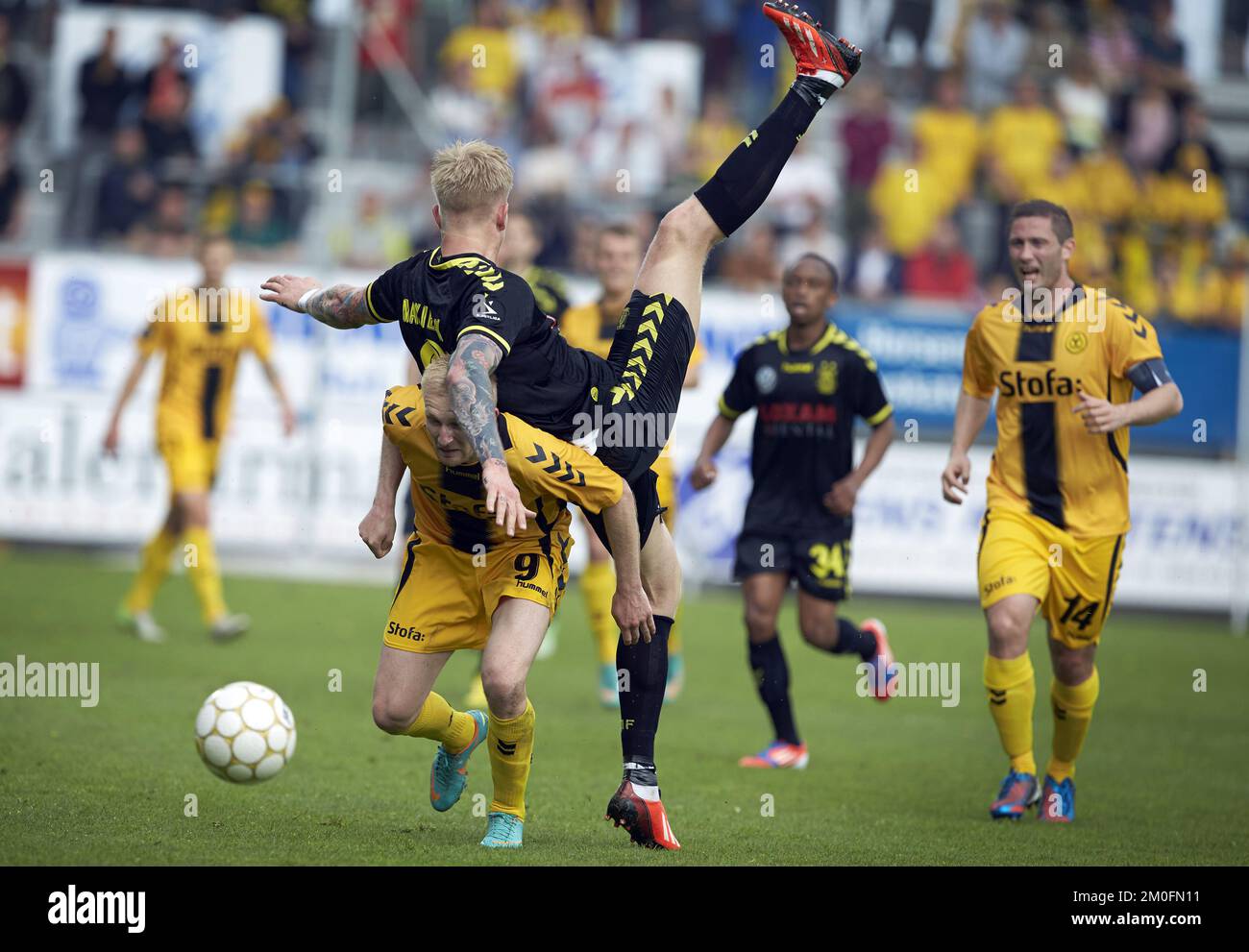 Steffen Kielstrup di Brondby e Simon Makienok di AC Horsens Foto Stock