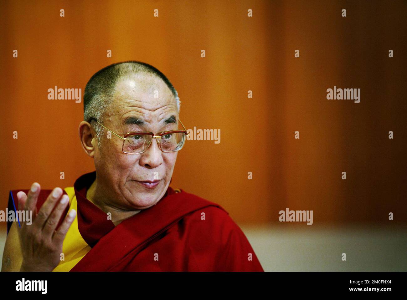 PA PHOTOS / POLFOTO - UK USE ONLY : la sua santità il 14th Dalai lama è stato in visita in Danimarca la scorsa settimana. Centinaia di persone avevano acquistato i biglietti per il suo seminario: Responsabilità universale. Foto Stock