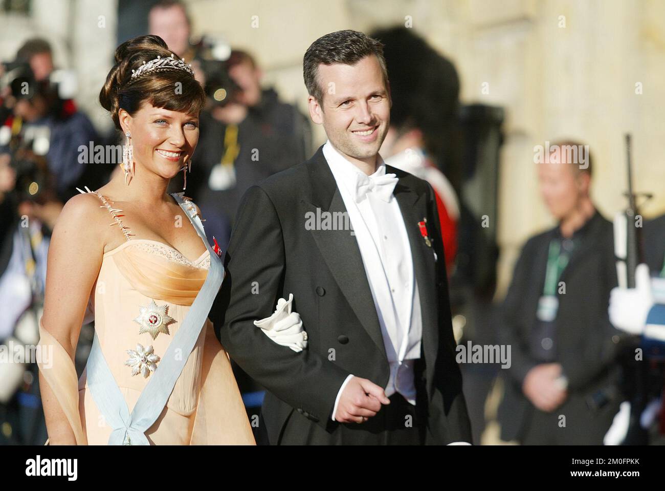 La principessa Marthe Louise norvegese e il suo marito Ari Behn arrivano per un'esibizione di gala al Royal Theatre di Copenaghen prima del matrimonio reale di domani. Foto Stock