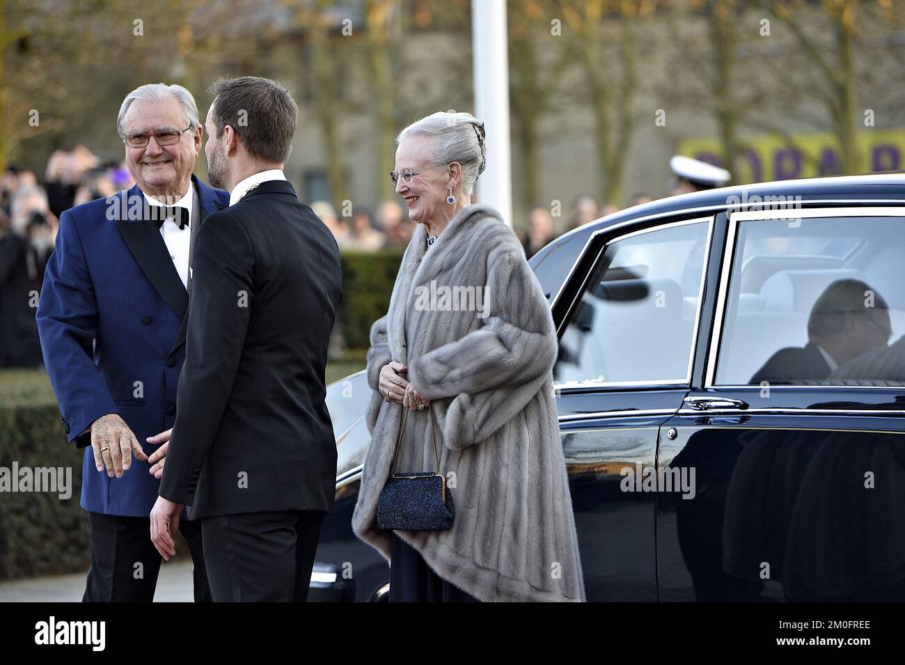 Il principe Henrik di Danimarca , la regina Margrethe e il sindaco Jacob Bundsgaard , quando mercoledì si tenne la serata festosa nella sala concerti di Aarhus in occasione del 75th° compleanno della regina . Le celebrazioni sono il primo giovedì . 16 aprile. (Ernst van Nende / POLFOTO ) Foto Stock