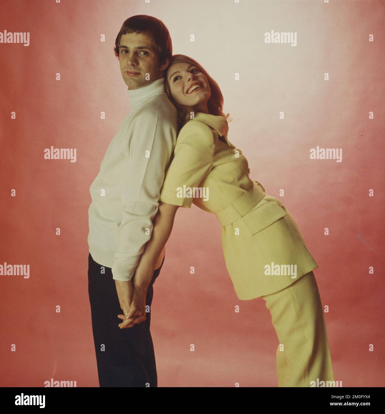 Lo Sweetshop: Mark Wirtz e Ross Hannaman, moglie di Mark. Con questo nome hanno registrato una canzone per l'album 'A Teenage Opera'. Sono stati pubblicati alcuni singoli del progetto, ma l'album in sé non è stato pubblicato fino al 1996 sulla RPM Records. Ross è stato gestito da Tim Rice, e lui e Andrew Lloyd Webber hanno scritto entrambi i suoi singoli su EMI. È stata nominata "faccia dell'anno" nel 1968 dal Evening Standard! Foto Stock