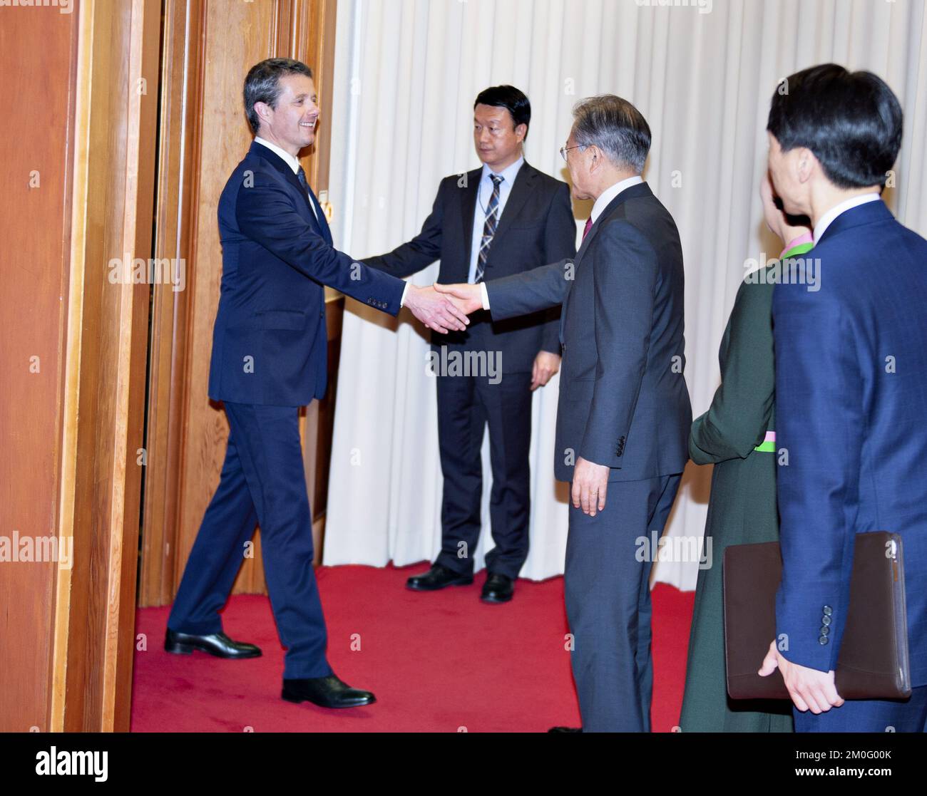Il 20th 2019 maggio la coppia del principe ereditario arrivò in Corea del Sud per una visita che rafforzò le relazioni diplomatiche e commerciali tra i due Paesi. Sono stati ufficialmente accolti dal presidente Moon Jae-in e dalla moglie Kim Jung-Sook a Seoul. Foto Stock