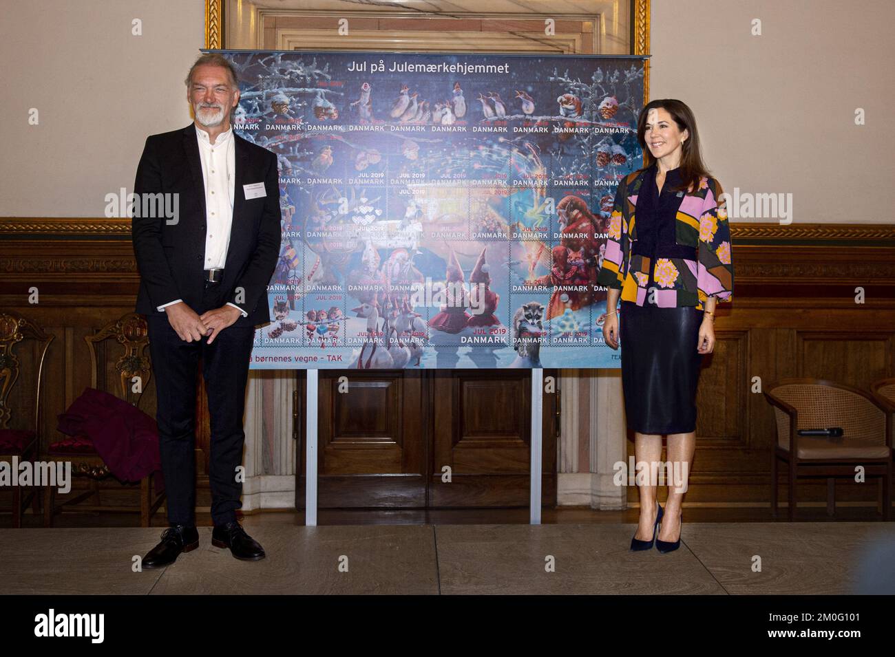 Crown Princess Mary partecipa all'evento per la rivelazione del sigillo di Natale 2019 a sostegno della carità danese la Fondazione del Sigillo di Natale lunedì 28th 2019 ottobre (Photo: IDA Guldbæk Arentsen/Ritzau Scanpix) Foto Stock