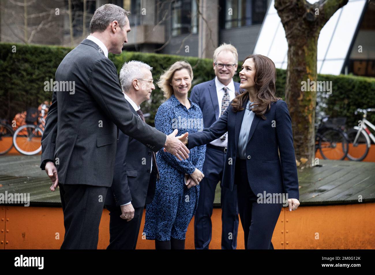 Crown Princess Mary arriva per la sua visita al Centro per le malattie cardiache, vascolari, polmonari e infettive di Rigshospitalet il 28th novembre 2019. (Foto: IDA Guldbæk Arentsen/Ritzau Scanpix) Foto Stock
