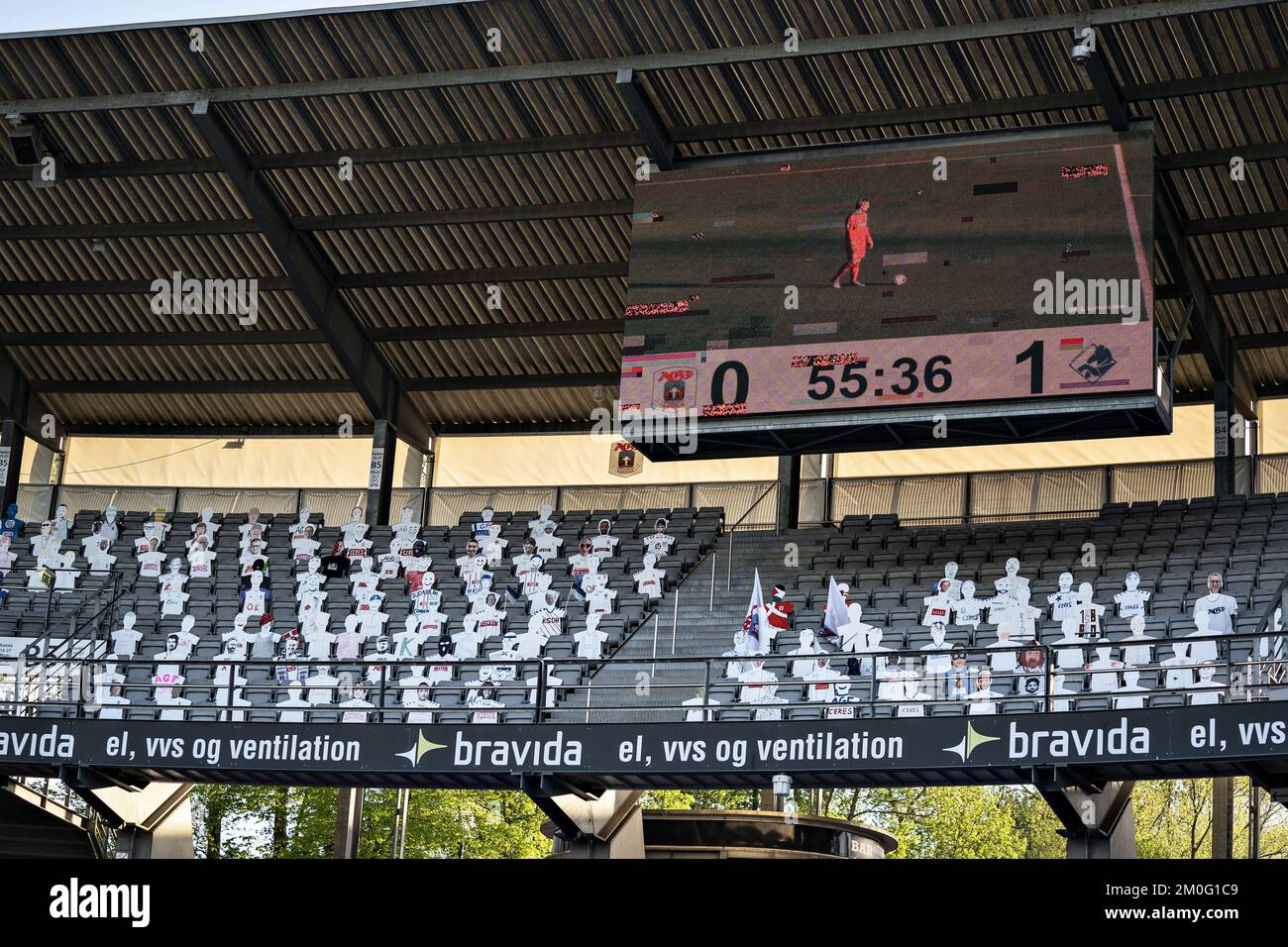 Schermo nella partita Super League 3F tra AGF e Randers FC al Ceres Park di Aarhus, giovedì 28 maggio 2020. La partita è la prima dopo lo spegnimento durante la crisi corona e si gioca senza spettatori e con restrizioni .. (Foto: Henning Bagger / Ritzau Scanpix) Foto Stock