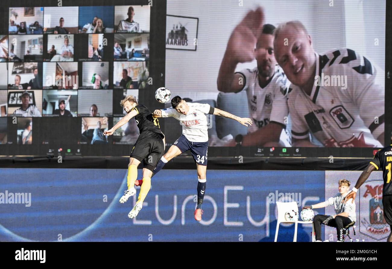 Schermo nella partita Super League 3F tra AGF e Randers FC al Ceres Park di Aarhus, giovedì 28 maggio 2020. La partita è la prima dopo lo spegnimento durante la crisi corona e si gioca senza spettatori e con restrizioni .. (Foto: Henning Bagger / Ritzau Scanpix) Foto Stock