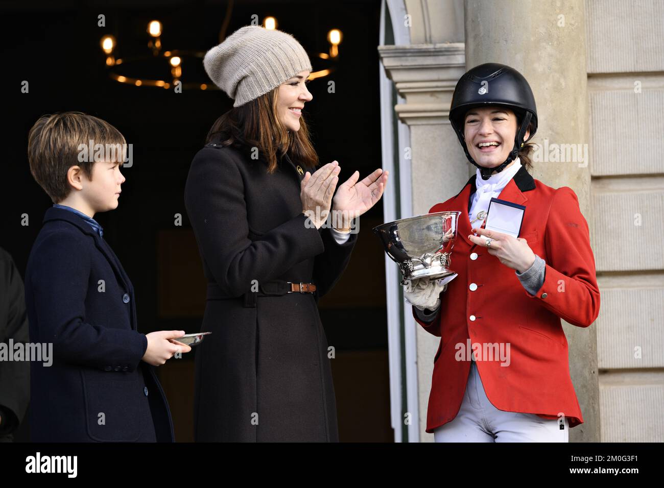 La Principessa Corona Maria partecipa all'annuale Hunt Hubertus, accompagnata dai figli Principessa Josephine e Principe Vincenzo. La Principessa Corona ha anche assegnato premi ai vincitori. Domenica 7 novembre 2021. La caccia agli Hubertus si svolge sempre la prima domenica di novembre, nel Parco dei cervi di Klampenborg, a nord di Copenaghen. Ogni anno, l'evento attrae migliaia di spettatori, desiderosi di sperimentare i cavalli e i cavalieri in salti belli e drammatici. (Foto: Phillip Davali/Ritzau Scanpix). Foto Stock