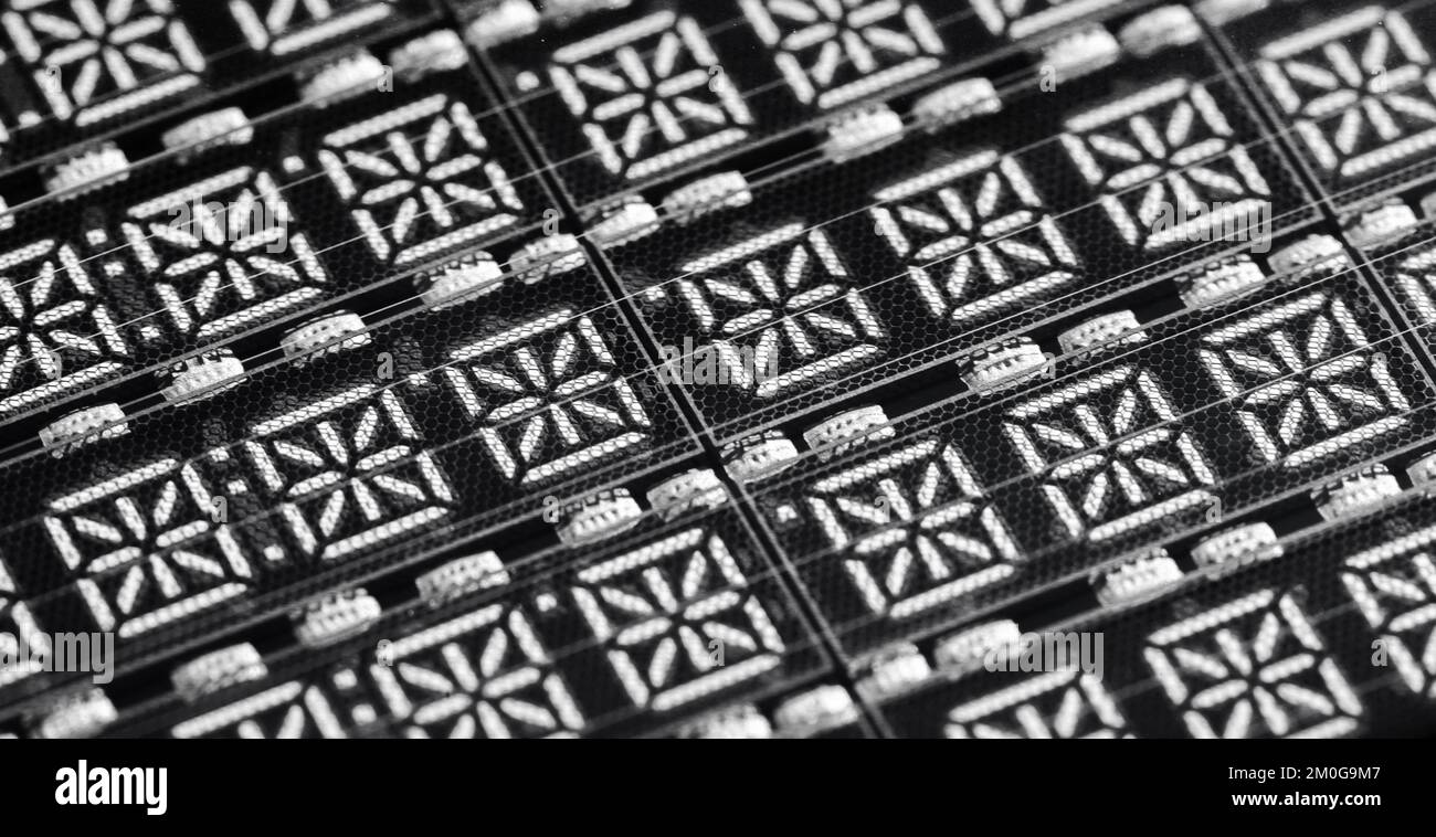 Pannello di visualizzazione del testo a LED digitale, foto ravvicinata, texture astratta dello sfondo high-tech Foto Stock