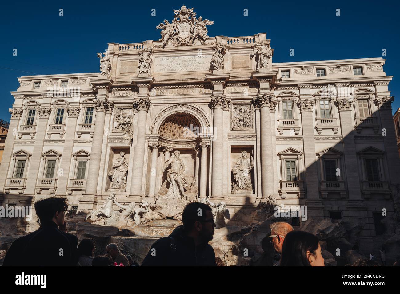 Roma, Italia - Novembre 2022: La bellissima architettura della famosa Fontana di Trevi Foto Stock