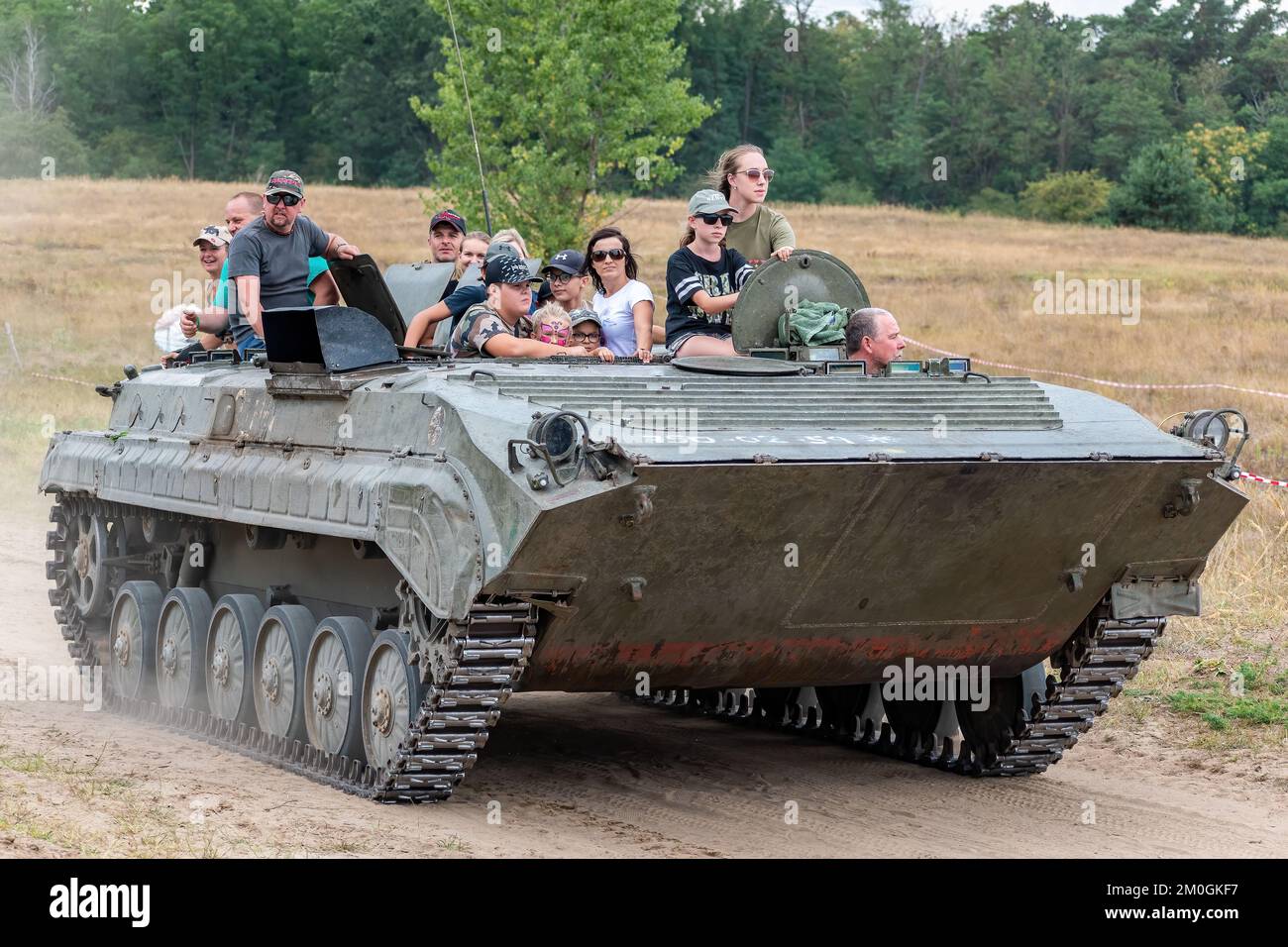 Giornata militare Hodonin - Panov. Attrezzatura militare storica e contemporanea - visita turistica BVP 1 Foto Stock