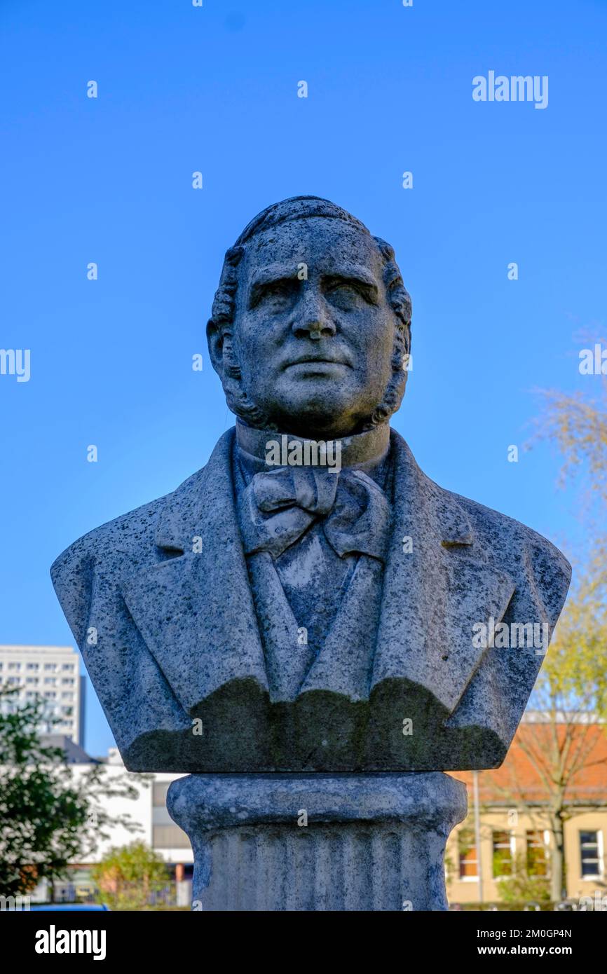 Monumento a Gottlieb Carl Haubner (1806-1882), professore universitario di medicina veterinaria, clinica veterinaria, Lipsia, Sassonia, Germania, Europa Foto Stock