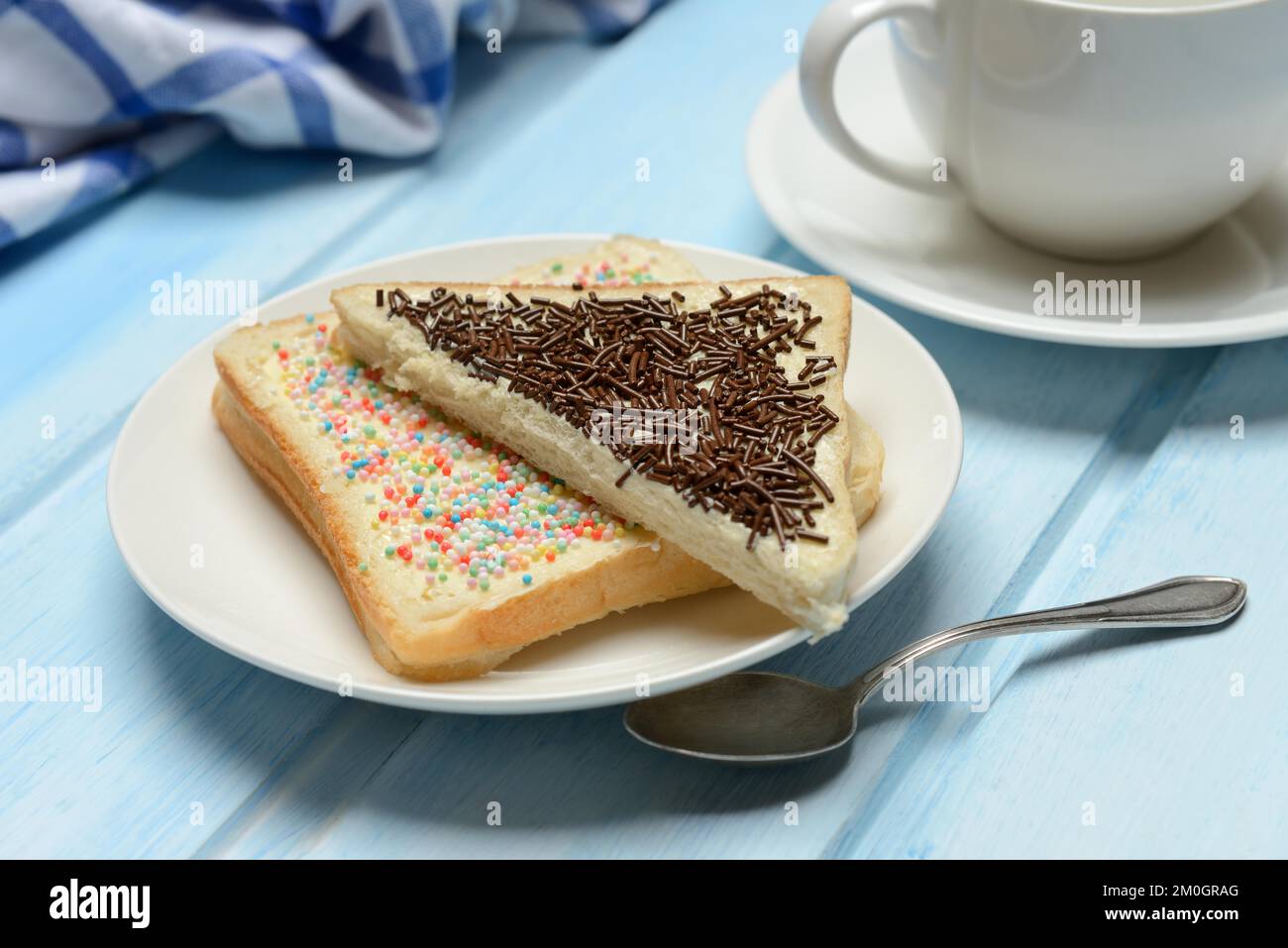 Pane delle fate e Hagelslag, farcitura di pane fatta di perle di zucchero e spruzzette di cioccolato Foto Stock
