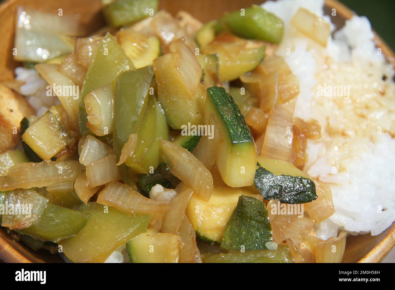 Friggere le verdure con il riso Foto Stock