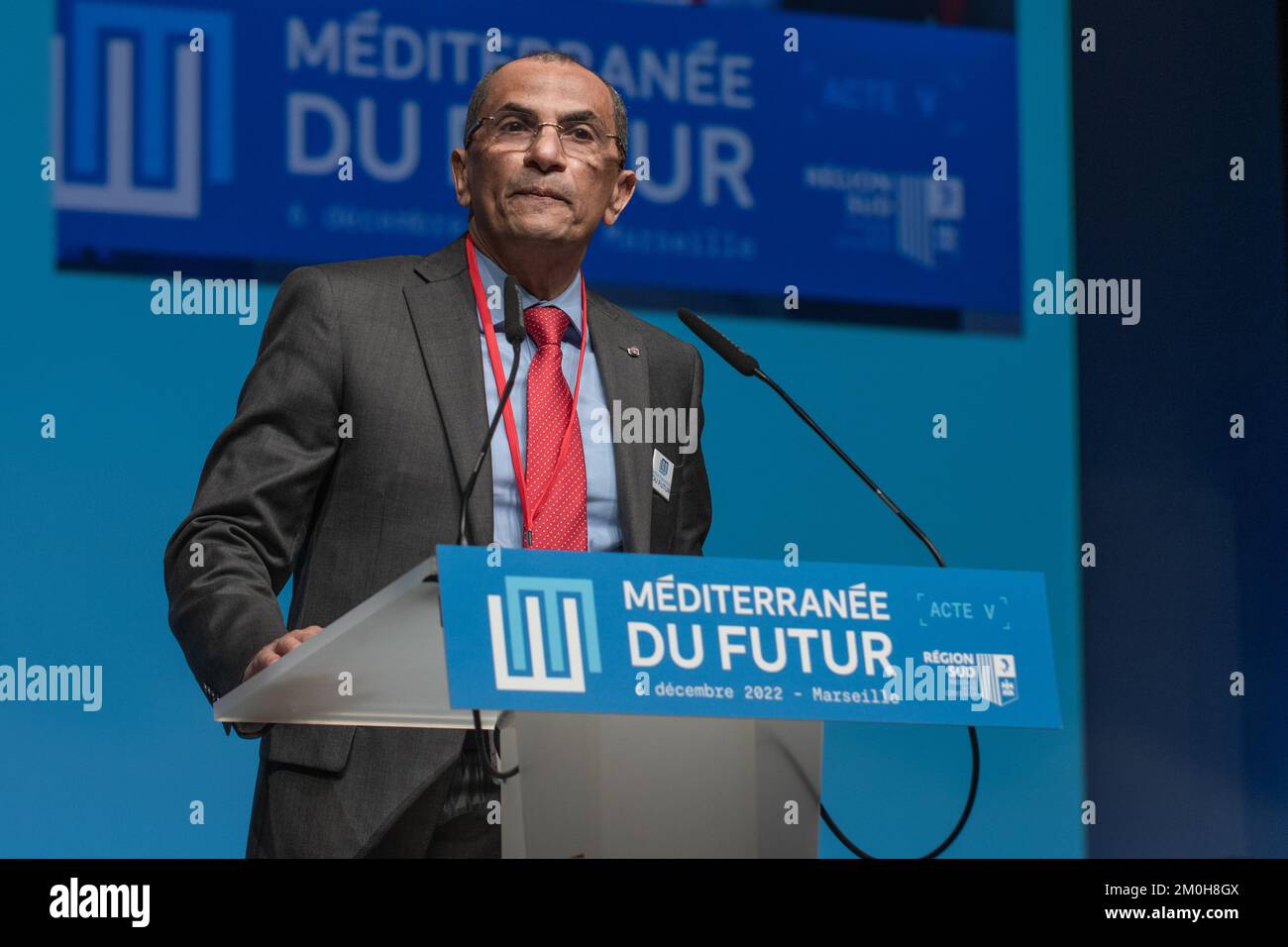 Marsiglia, Francia. 06th Dec, 2022. Nabil Mohamed Ahmed, ministro dell'Istruzione e della Ricerca di Gibuti, si è visto durante il suo discorso di apertura alle riunioni del "Mediterraneo del futuro". Al Parc Chanot, il 'Mediterraneo del futuro - atto V' si tiene un incontro internazionale che riunisce i paesi mediterranei sul tema delle questioni ecologiche e permette la condivisione di esperienze e soluzioni. (Foto di Laurent Coust/SOPA Images/Sipa USA) Credit: Sipa USA/Alamy Live News Foto Stock