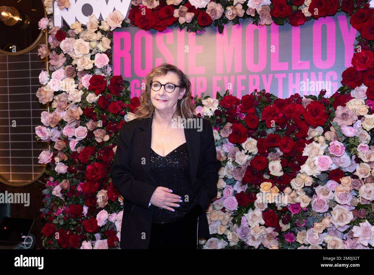 Pauline McLynn arriva alla prima proiezione di Rosie Molloy Gives Up Everything, presso l'Everyman Borough Yards di Londra. Data immagine: Martedì 6 dicembre 2022. Foto Stock