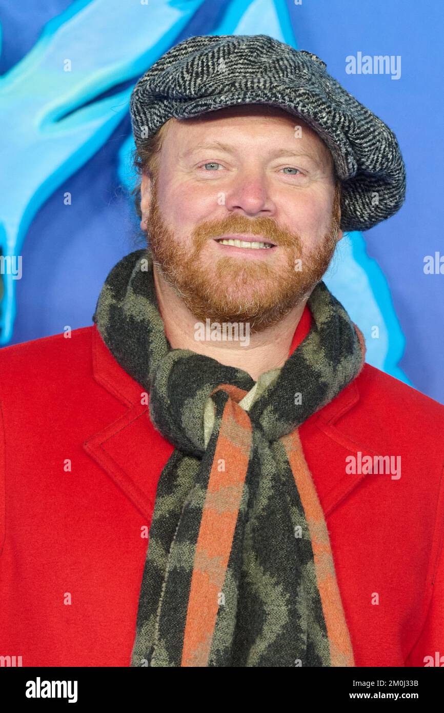 Londra, Regno Unito . 6 dicembre 2022 . Leigh Francie (Keith Lemon) ha raffigurato all'AVATAR la Way of Water World Premiere che si è tenuta a Odeon Leicester Square. Credit: Alan D West/Alamy Live News Foto Stock