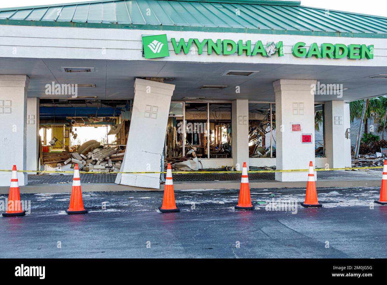 Fort ft. Myers Beach Florida, Estero Island, Estero Boulevard, uragano Ian danni distrutti rifiuti distrutti distruzione, Wyndham Garden Hotel, outsi Foto Stock