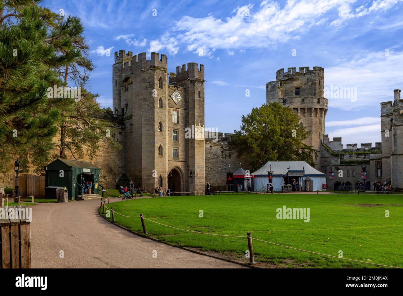 Vista sullo storico castello di Warwick, Warwickshire, Inghilterra. Foto Stock