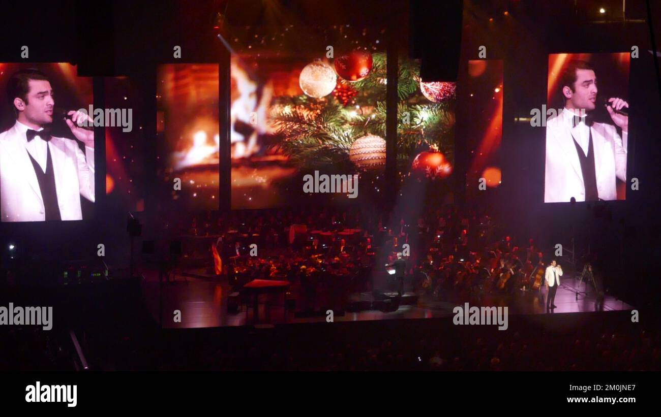 Anaheim, California, USA 4th dicembre 2022 l'opera Singer Matteo Bocelli suona in concerto presso l'Honda Center il 4 dicembre 2022 ad Anaheim, California, USA. Foto di Barry King/Alamy Stock Photo Foto Stock