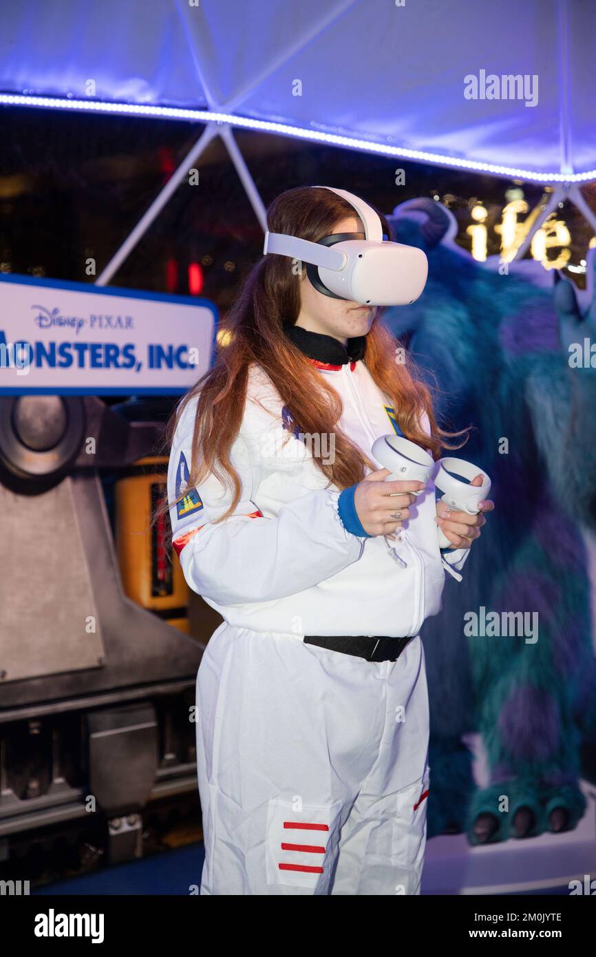 Milano, . 06th Dec, 2022. Illuminazione dell'albero dei desideri, Disney per il make-A-wish e inaugurazione del Villaggio di Natale in CityLife Shopping Discrict Credit: Independent Photo Agency/Alamy Live News Foto Stock
