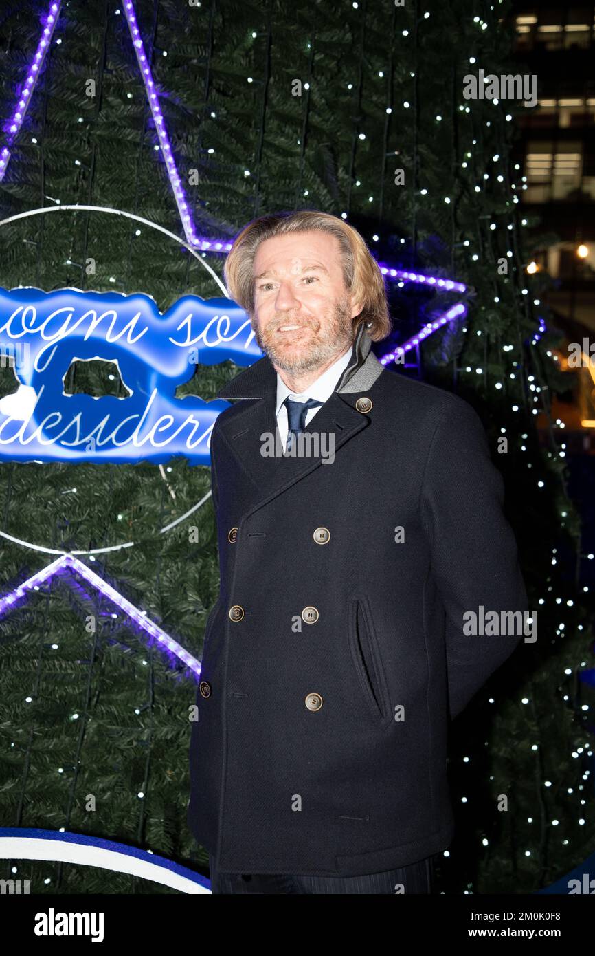 Milano, . 06th Dec, 2022. Illuminazione dell'albero dei desideri, Disney per il make-A-wish e inaugurazione del Villaggio di Natale in CityLife Shopping Discrict in foto: Jay Visconti Credit: Independent Photo Agency/Alamy Live News Foto Stock