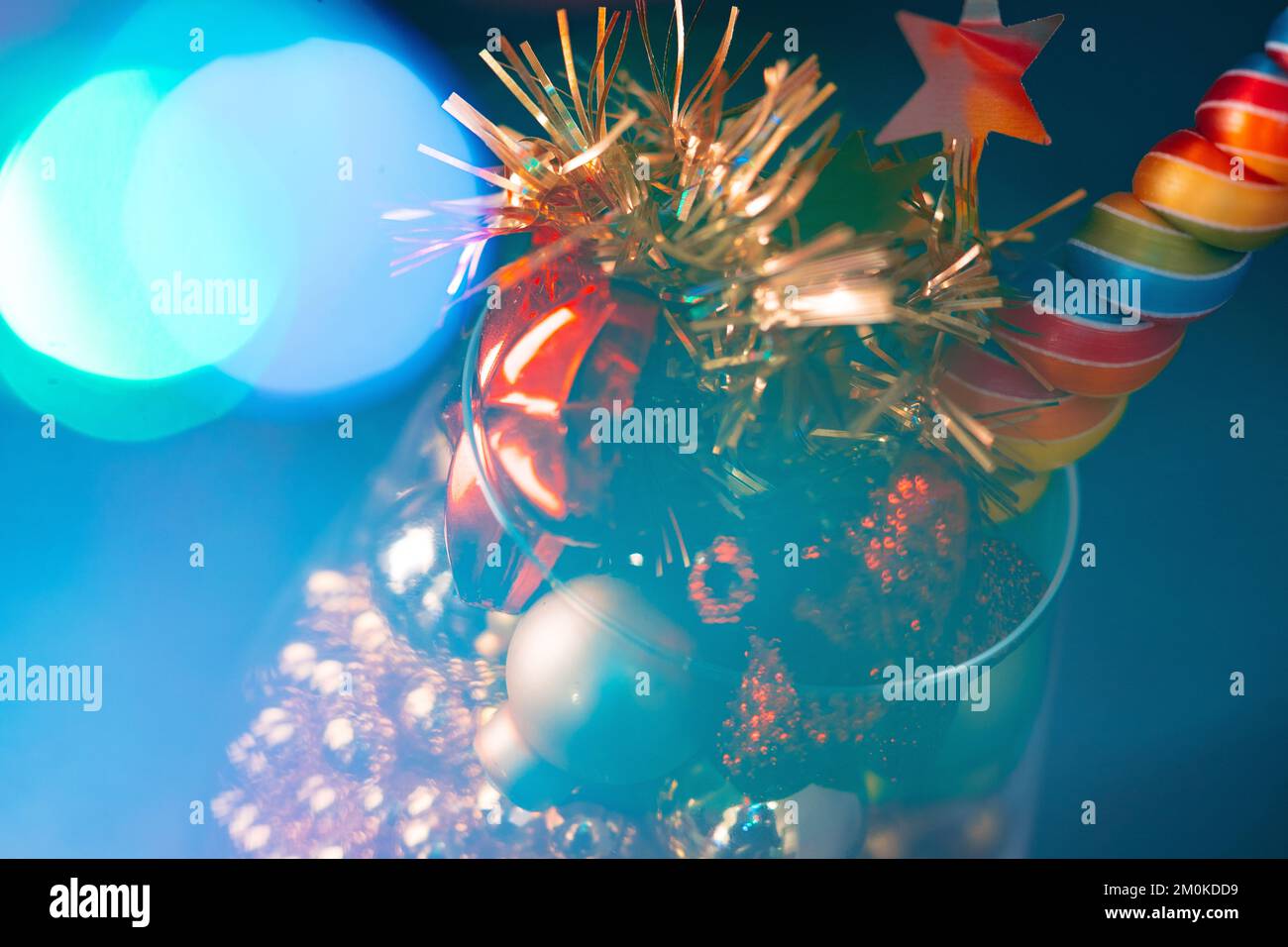 Natale sfondo vacanza con decorazione festiva bokeh shot Foto Stock