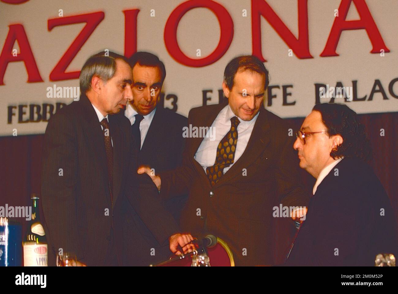 Politici italiani Amato, Carraro, Andò e De Michelis all'assemblea nazionale del Partito Socialista 1993 Foto Stock