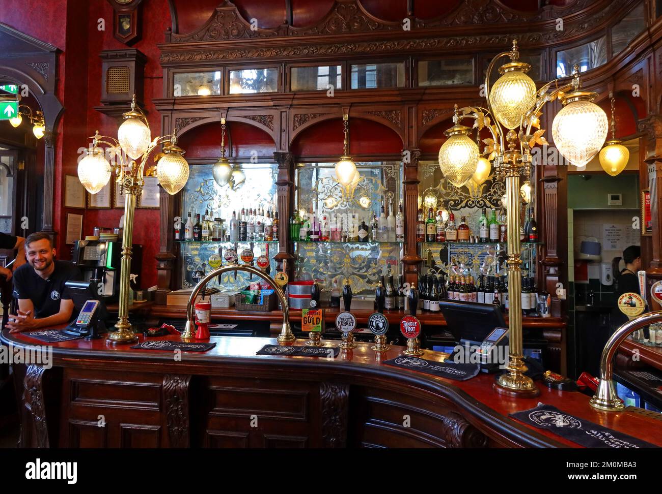 All'interno della St Stephens Tavern, di fronte al Big ben e alle Houses of Parliament, 10 Bridge St, Westminster, Londra, Inghilterra, REGNO UNITO, SW1A 2JJ Foto Stock