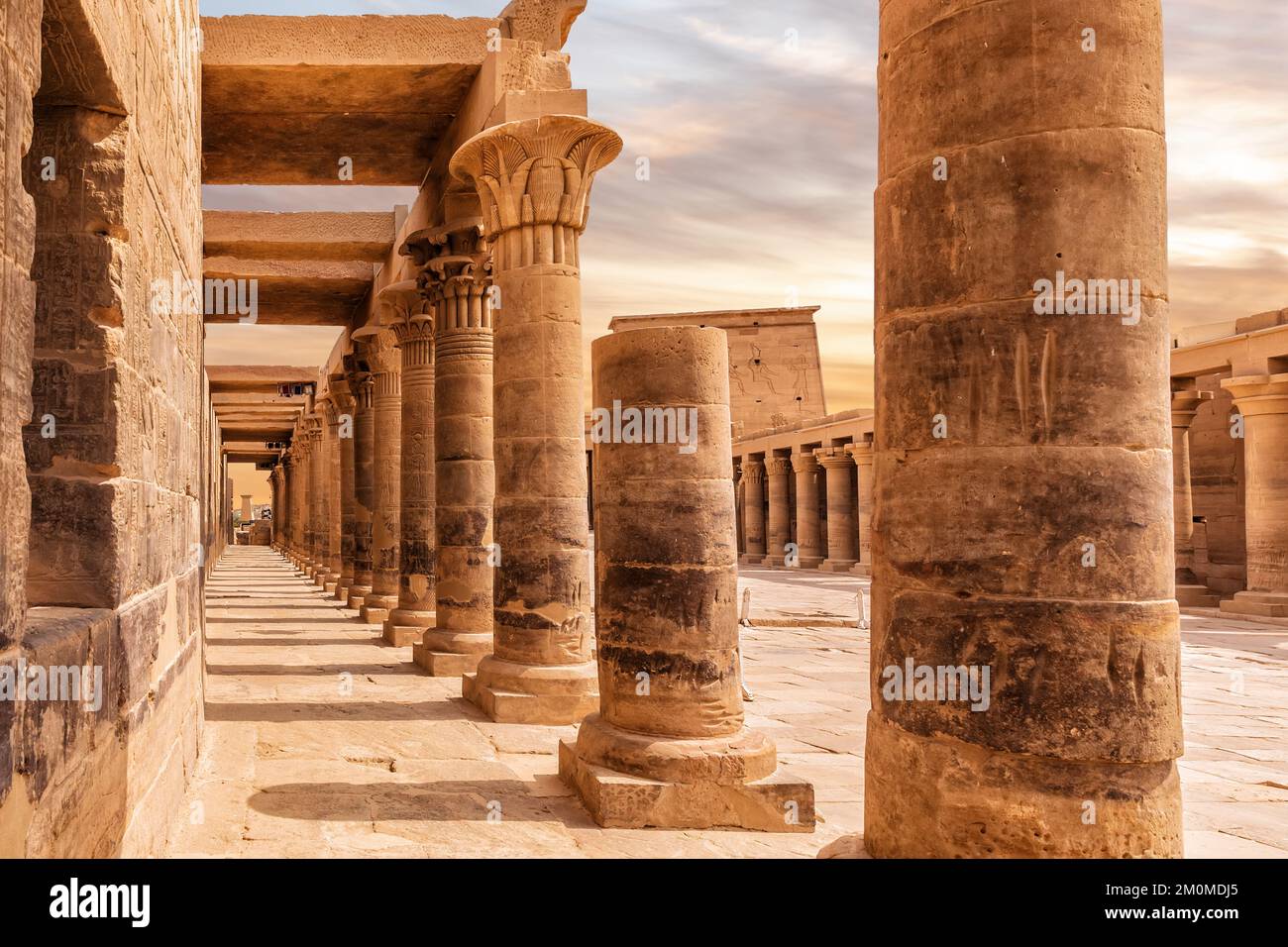 Capitali del colonnato orientale dell'isola di Philae, Tempio di Iside, Assuan, Egitto Foto Stock