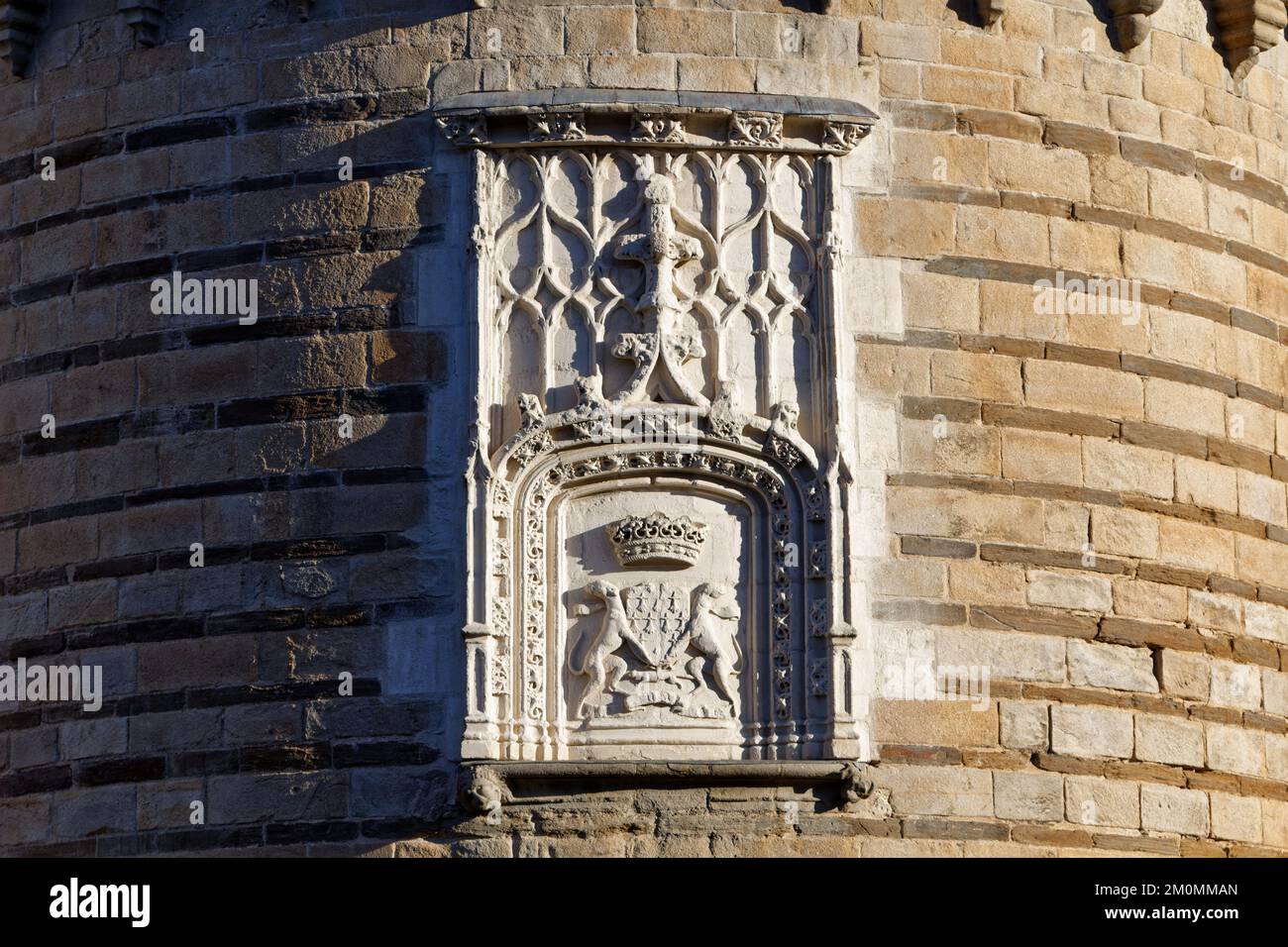 Castello dei Duchi di Bretagna (Château des ducs de Bretagne, 1466 d.C.) - particolare dello stemma sulle pareti esterne - Nantes, Francia Foto Stock