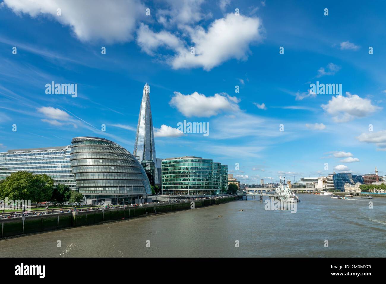 Vista dell'edificio Shard e del fiume Tamigi, il paesaggio urbano di Londra, Regno Unito Foto Stock