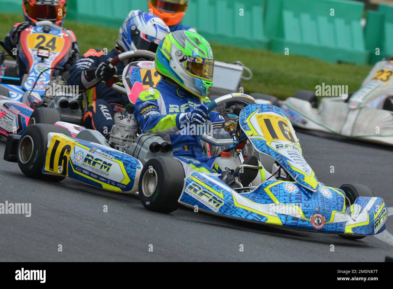 Il pilota di corse Barbadian Zane Maloney, il Red Bull Racing Junior Team e il F1° pilota di riserva 2023. Foto Stock
