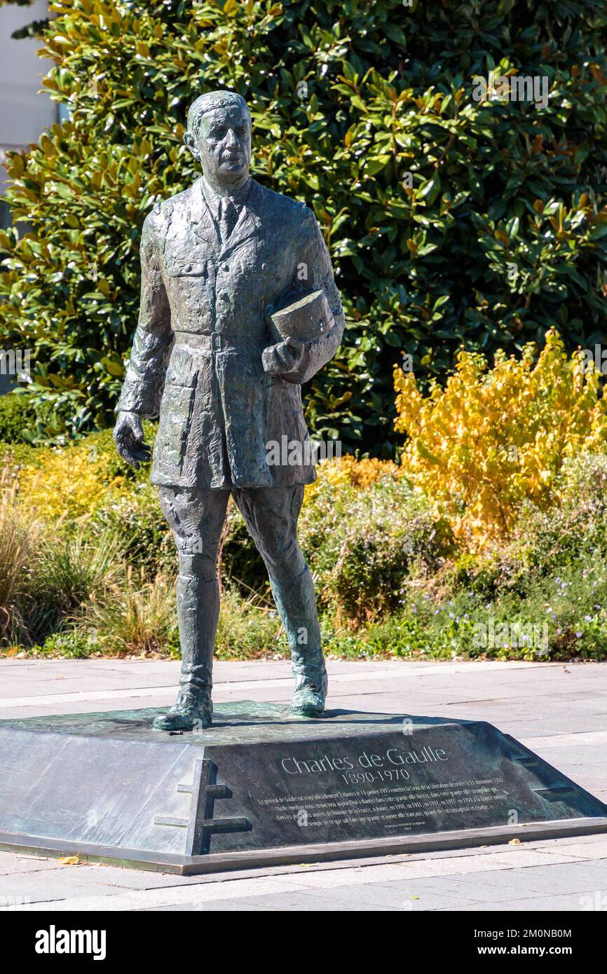 Il monumento a Charles de Gaulle, una statua di bronzo dello scultore francese Francesco Boudier, a Nantes, Francia. Foto Stock