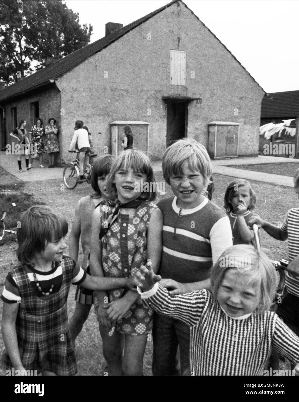 Bambini in un rifugio senza tetto su 20.6.1974 a Dortmund, Germania, Europa Foto Stock