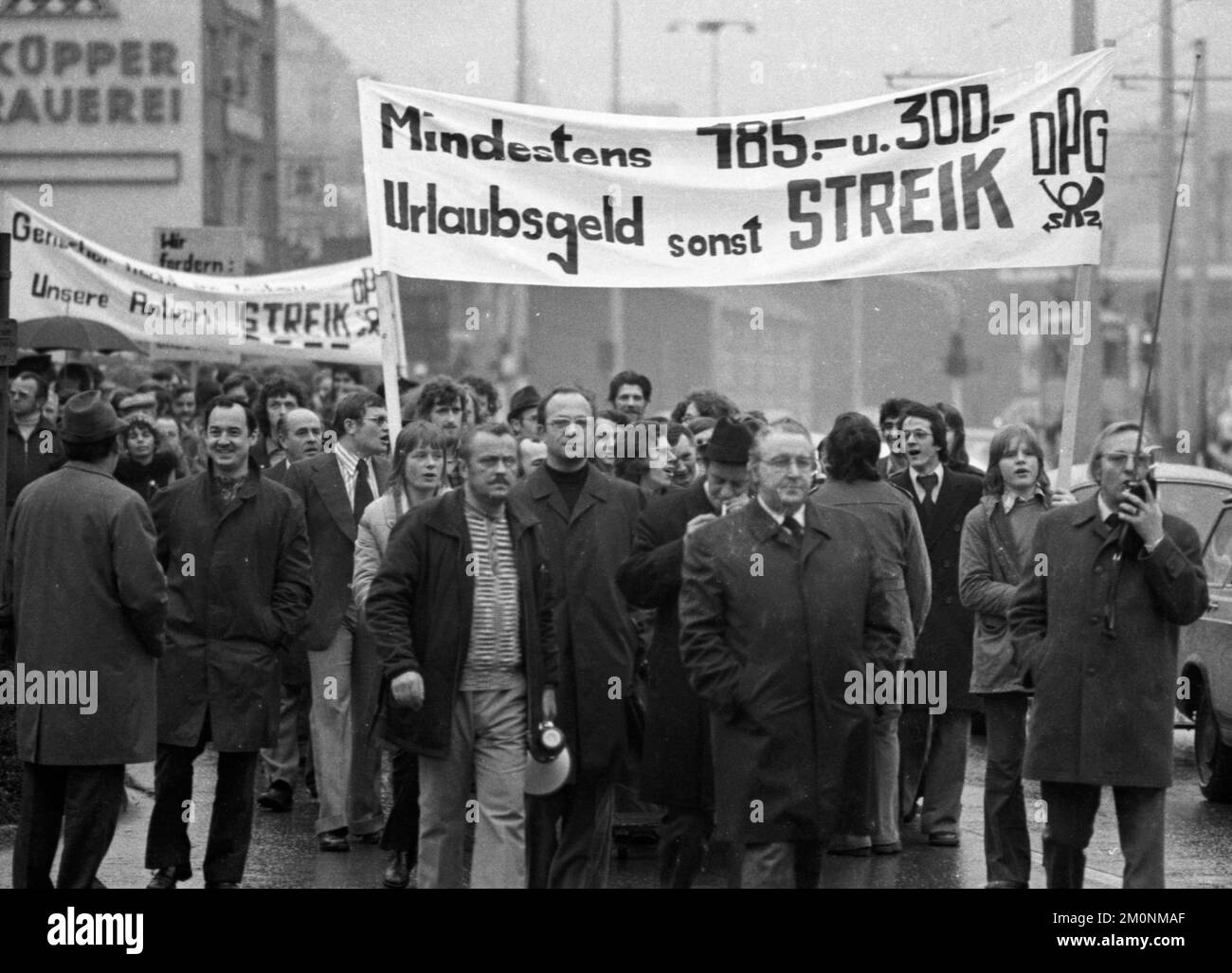 I lavoratori e i dipendenti dell'Unione tedesca dei lavoratori postali (DPG) si sono dimostrati contrari all'offerta salariale di un aumento del 9,5% a Wuppertal, Germania, rispetto al 31 J Foto Stock