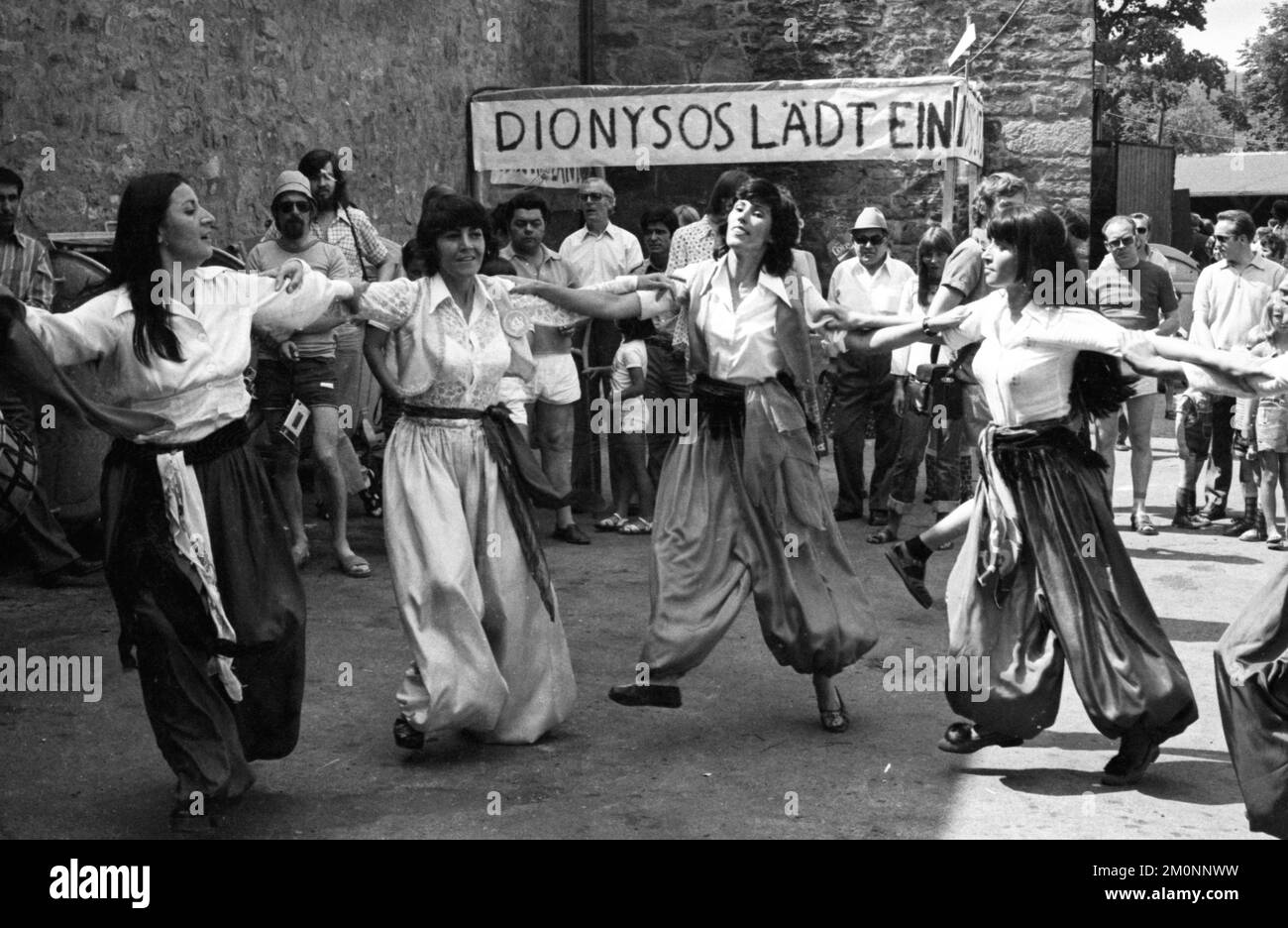 Il tradizionale evento culturale Kemnade 76 riunisce tedeschi e migranti 27.6.1976 a Hattingen, Germania, Europa Foto Stock