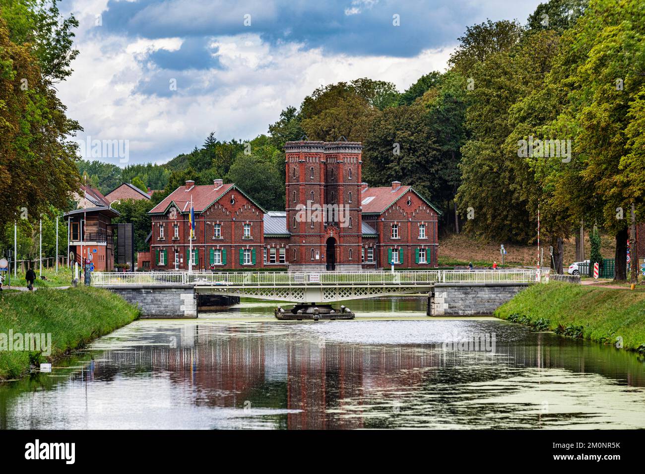 Strépy-Bracquegnies, patrimonio mondiale dell'UNESCO, ascensori per imbarcazioni sul Canal du Centre, la Louviere, Belgio, Europa Foto Stock