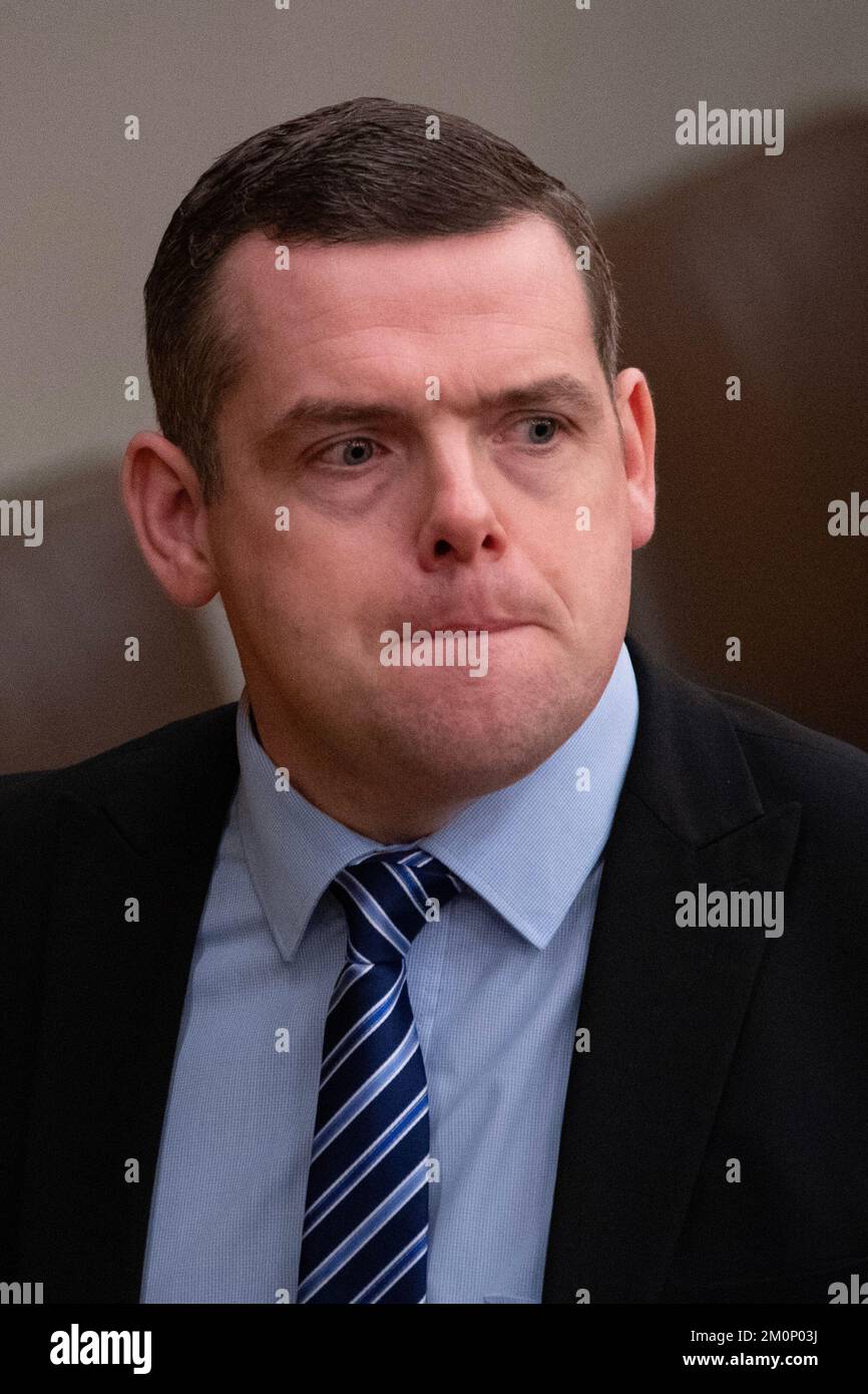 Edimburgo, Scozia, Regno Unito. 7th Dec, 2022. NELLA FOTO: Douglas Ross MSP, leader del Partito conservatore e unionista scozzese. Scene all'interno della camera durante il tempo di decisione dopo il dibattito sull'istruzione condotto dal Partito conservatore e unionista scozzese. Ministro dell'istruzione, Shirley-Anne Somerville MSP prende domande durante le modifiche proposte all'istruzione. Credit: Colin D Fisher Credit: Colin Fisher/Alamy Live News Foto Stock