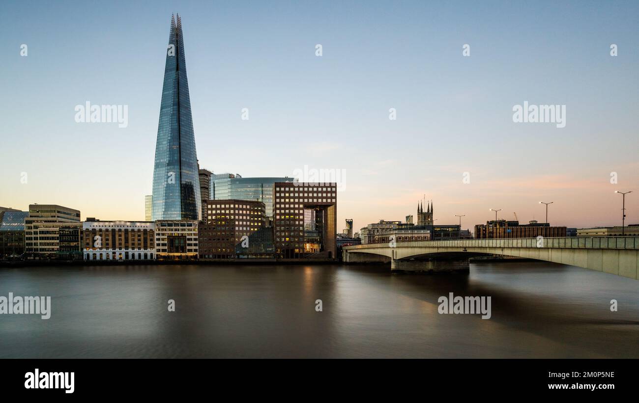 Lo Shard e il Tamigi Foto Stock