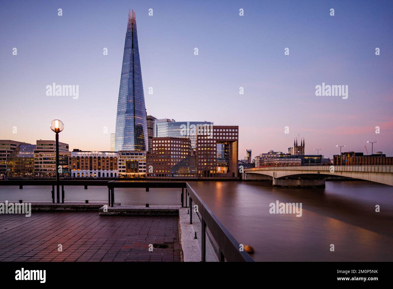 Lo Shard e il Tamigi Foto Stock