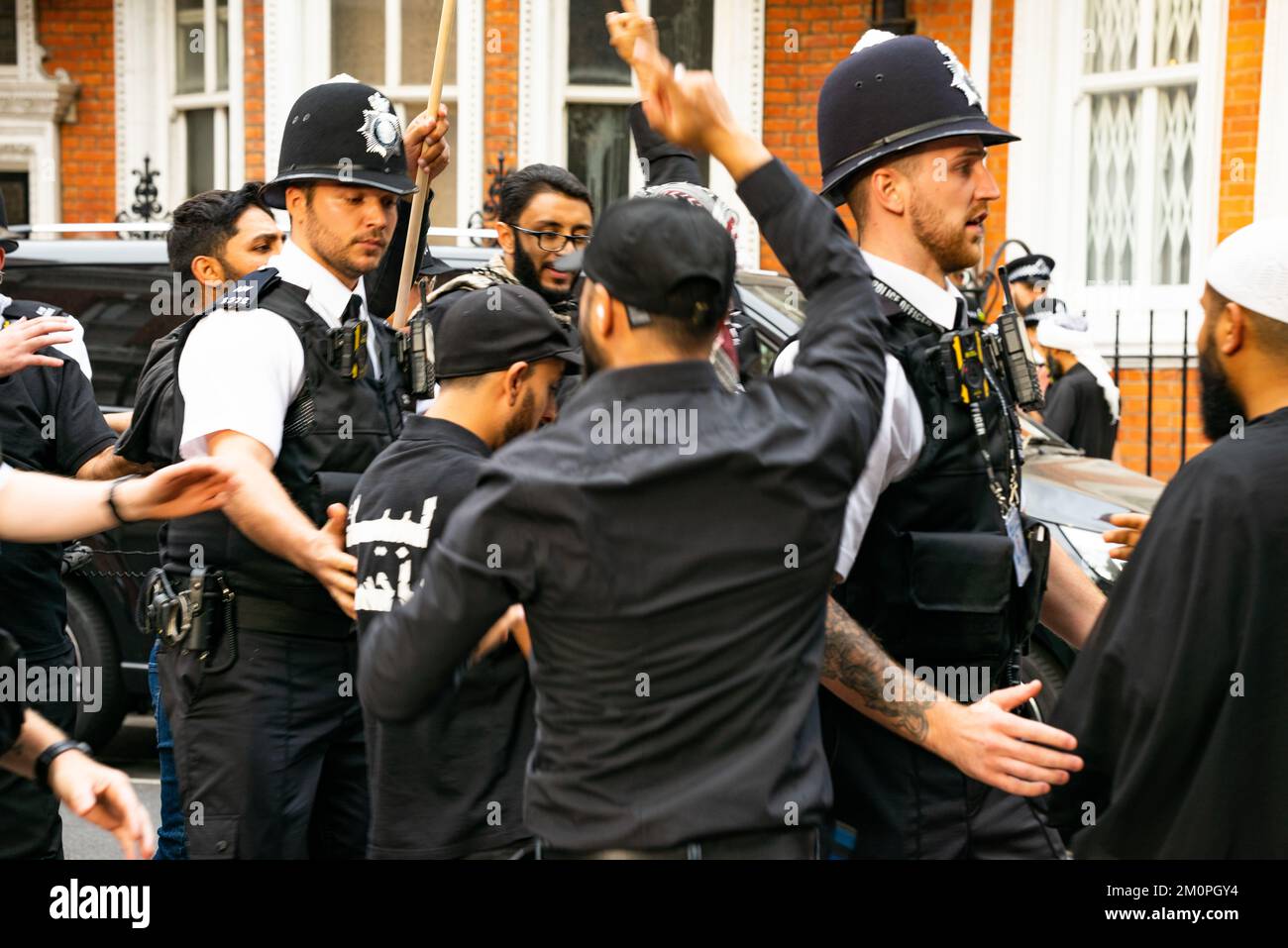 Protesta musulmana presso l'ambasciata di Londra Foto Stock