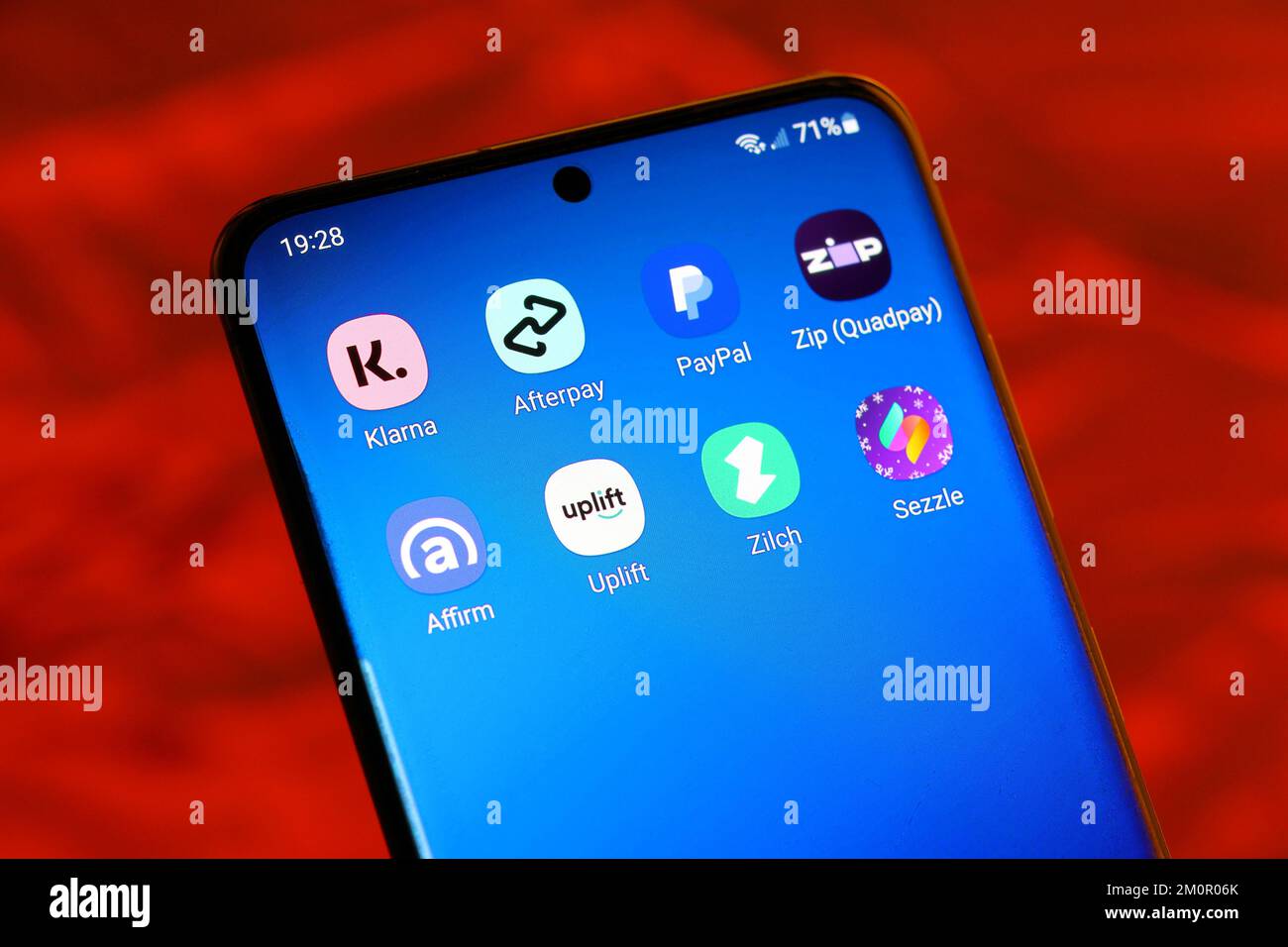 Acquista ora paga più tardi app Klarna, Afterpay, afferma, upLIFT, Sizzle, Zilch, e PayPal pagare in 4 su uno smartphone. Prestiti per punti vendita. Foto Stock