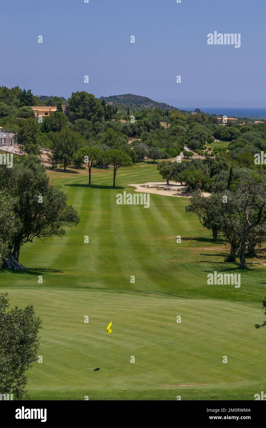 Vista sul Pollensa Golf Club in una giornata di sole estate, Pollensa, Maiorca, Spagna. Foto Stock