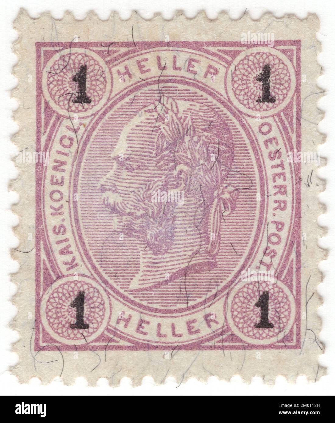 AUSTRIA — 1899: Un francobollo heller in lilla pallido del 1 raffigurante un ritratto in rilievo del giovane imperatore monarca austriaco Franz Josef. Francesco Giuseppe i o Francesco Giuseppe i fu imperatore d'Austria, re d'Ungheria, e gli altri stati della monarchia asburgica dal 2 dicembre 1848 fino alla sua morte il 21 novembre 1916. Nella prima parte del suo regno, i suoi reami e territori furono chiamati Impero Austriaco, ma furono ricostituiti come la doppia monarchia dell'Impero Austro-Ungarico nel 1867. Dal 1 maggio 1850 al 24 agosto 1866, Franz Joseph è stato anche Presidente della Confederazione tedesca Foto Stock