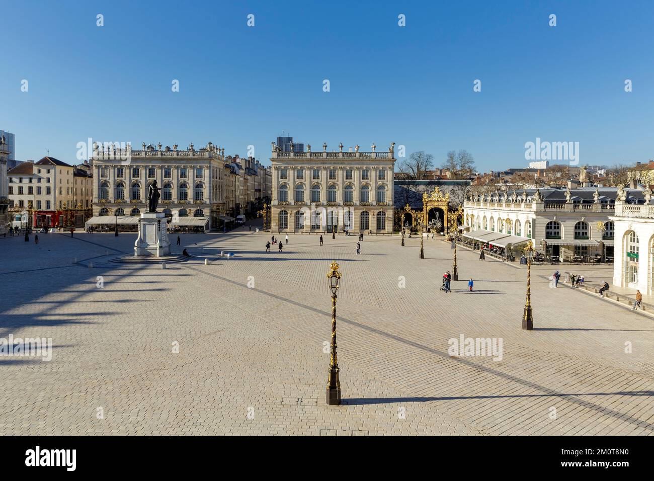 Francia, Meurthe et Moselle, Nancy, Piazza Stanislas (ex piazza reale) costruita da Stanislas Leszczynski, re di Polonia e ultimo duca di Lorena nel 18th ° secolo, elencato come Patrimonio Mondiale dall'UNESCO, facciata del Musee des beaux Arts (Museo di Belle Arti), di Pavillon Jacquet e statua di Stanislas Foto Stock