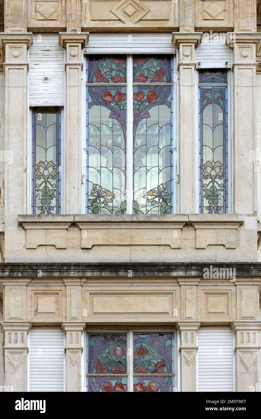 Francia, Meurthe et Moselle, Nancy, 1909 vetrate Art Nouveau di Georges Janin sulle finestre di un edificio di appartamenti situato in Rue Pasteur Foto Stock